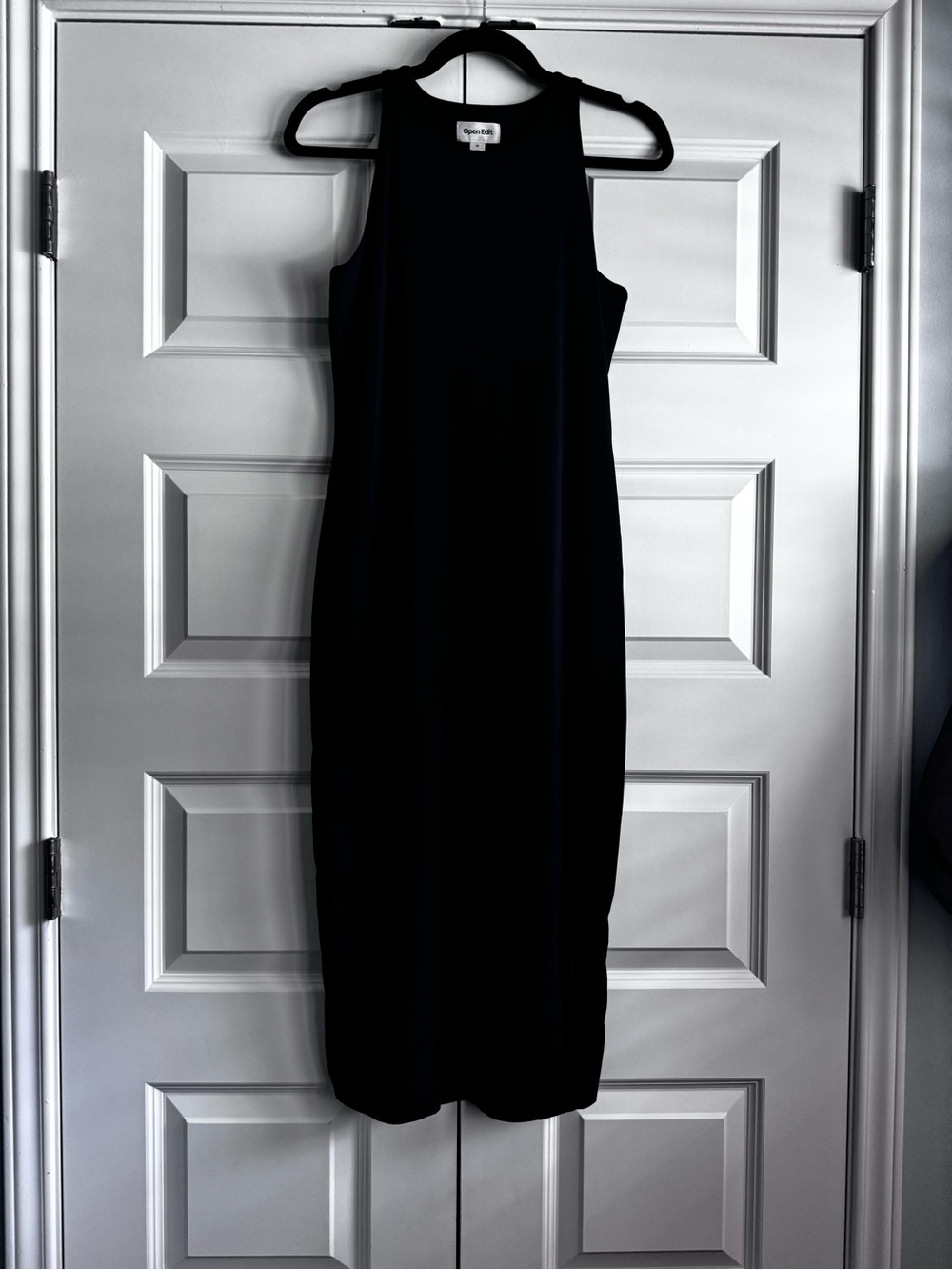 Classic Black Sleeveless Midi Dress